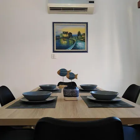 Paradise Gardens Ii Anastasia アパート *