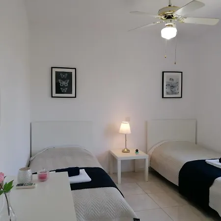 Paradise Gardens Ii Anastasia アパート